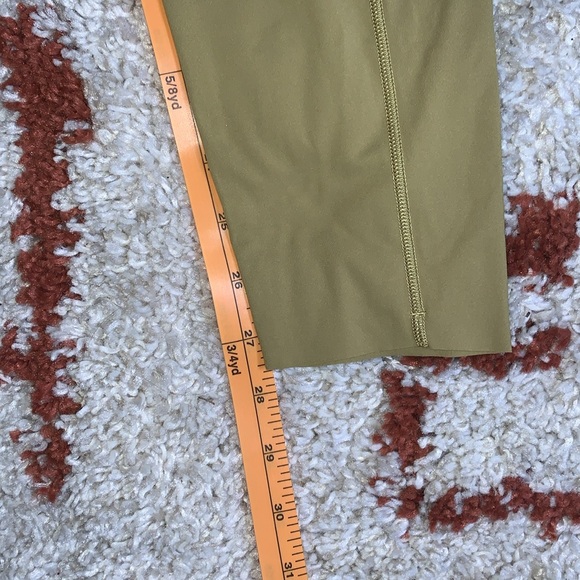 Lululemon- Like New- Sz 8- Fast and Free II- 28”- Bronze Green- 7 Pockets! - Picture 12 of 16